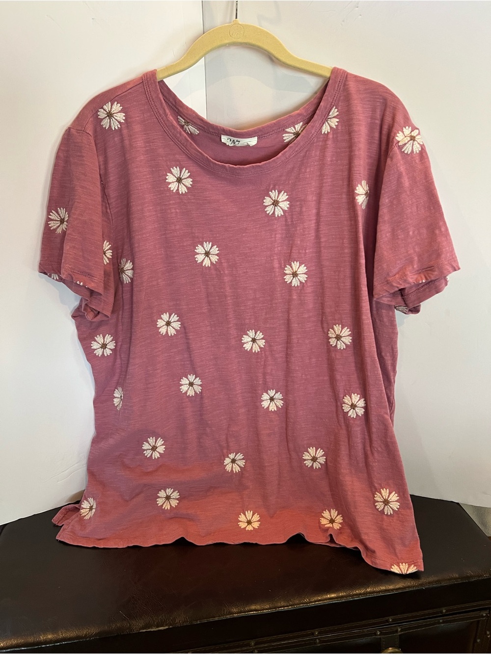 Maurices Rose Pink Daisy Short Sleeve Tee